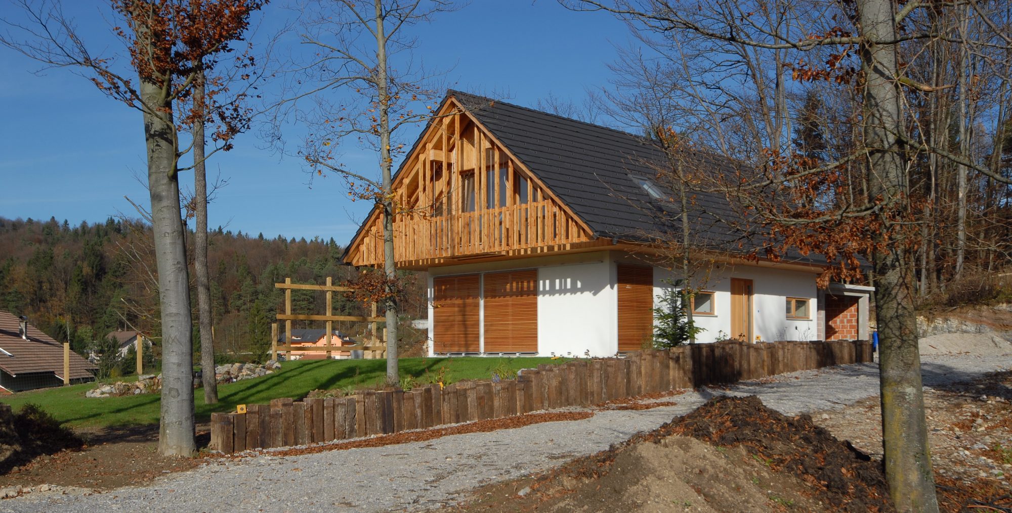 House with wooden brise soleil