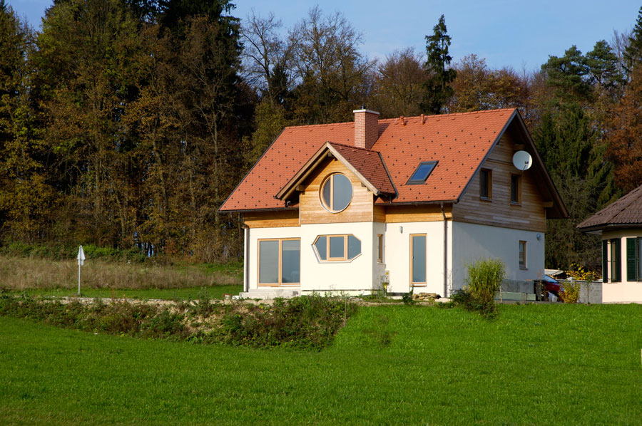 Drvena štedljiva kuća